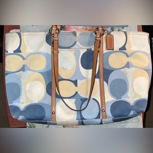 Beautiful cool tones, fabric with leather accents Coach tote 👜